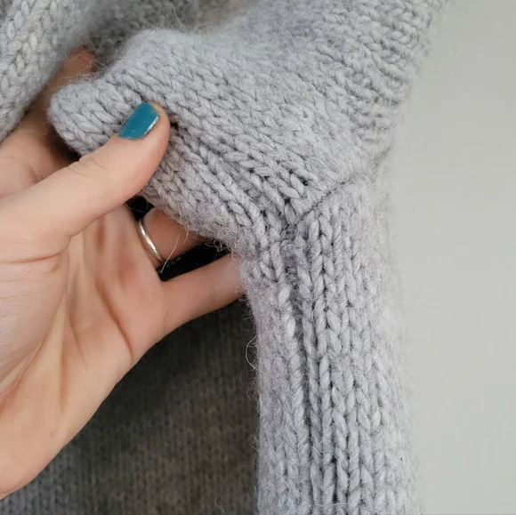 GAP Gray Alpaca Blend Turtleneck Women's Size L Turtleneck Cozy Chunky Fisherman - Picture 11 of 11